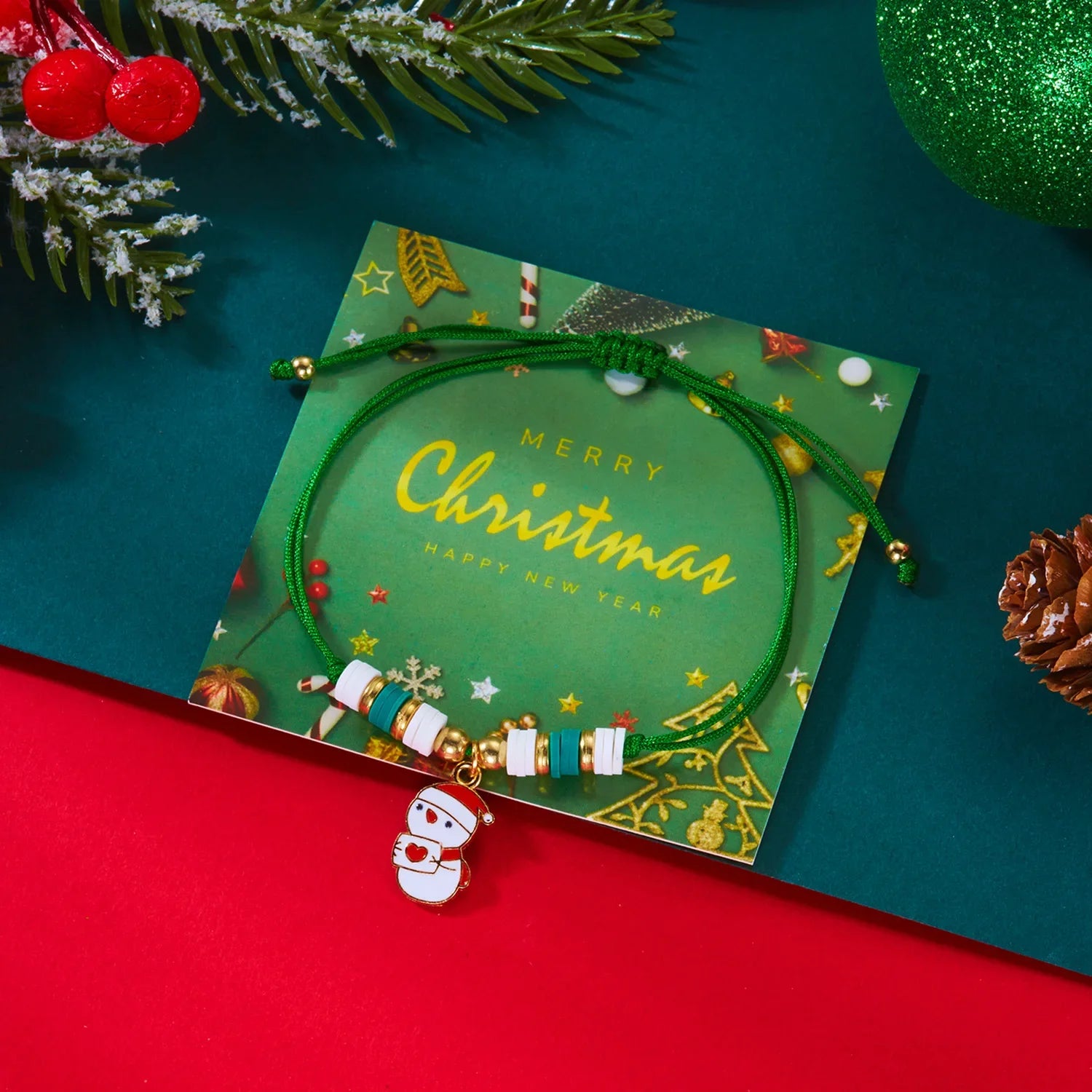 Armbånd i reb med julevedhæng grøn snemand