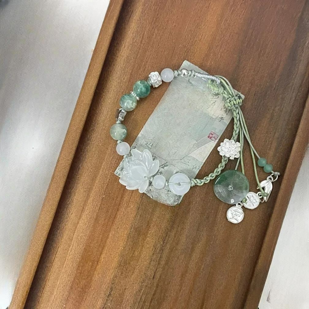 Bransoletka z liny z koralikami i kwiatem lotosu