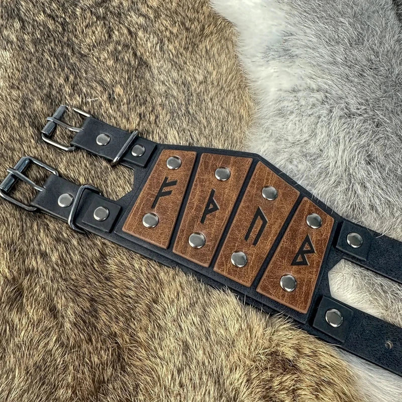 Brązowa bransoletka wikingów z runami celtyckimi