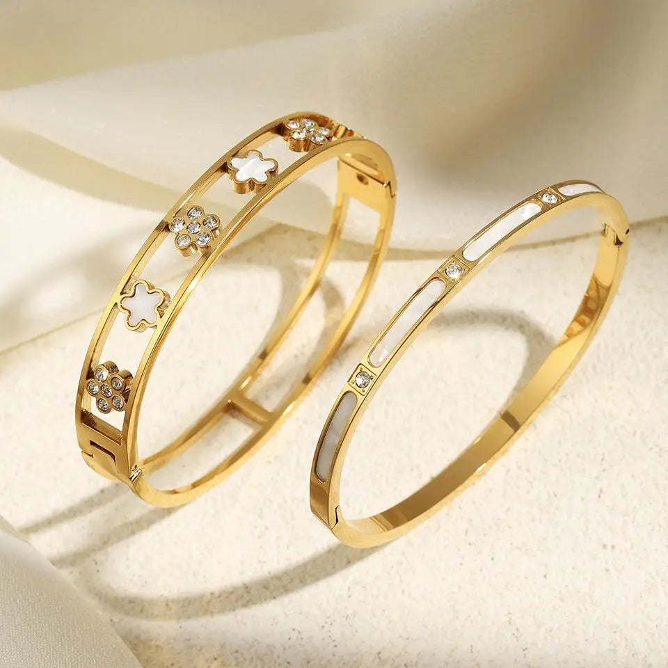 Bransoletka Gourmette Delikatne Kwiaty z 5 płatkami a