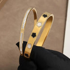 Bransoletka Gourmette Delikatne Kwiaty z 5 płatkami b