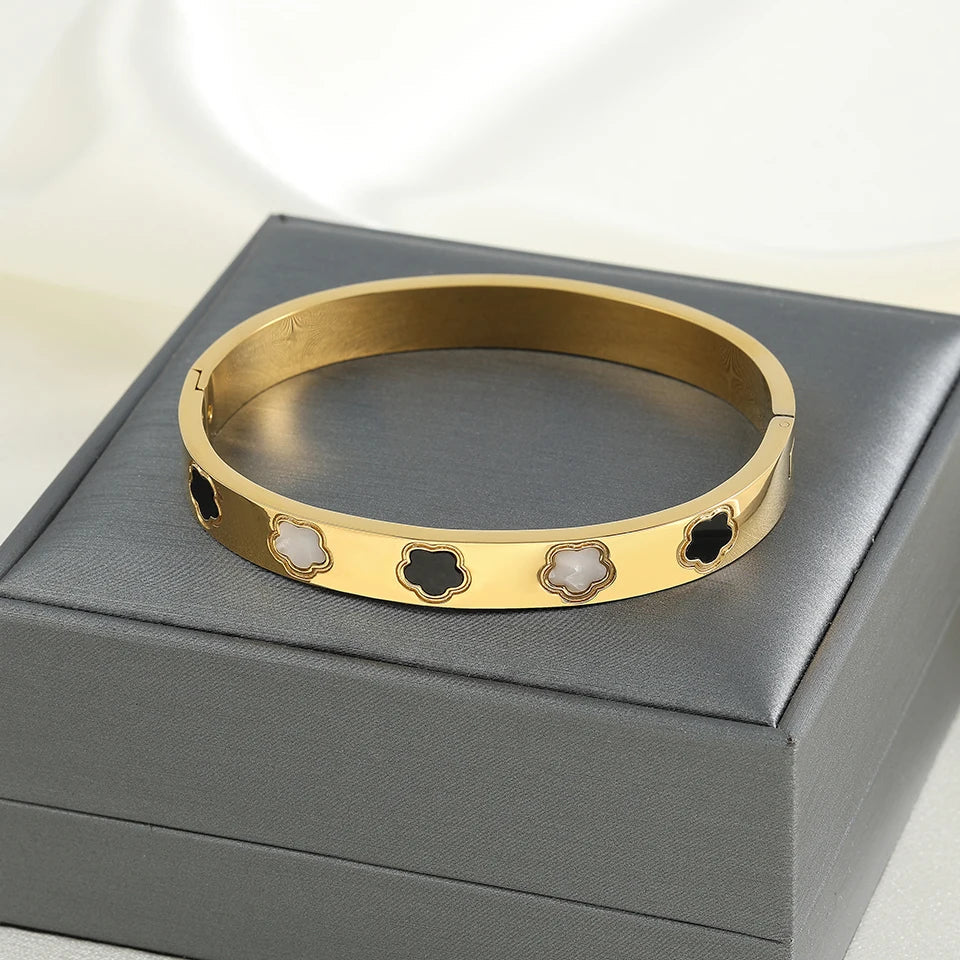 Bransoletka Gourmette Delikatne Kwiaty z 5 płatkami b