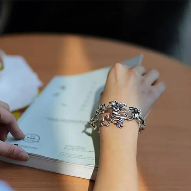 Náramek s přívěsky Magnolia