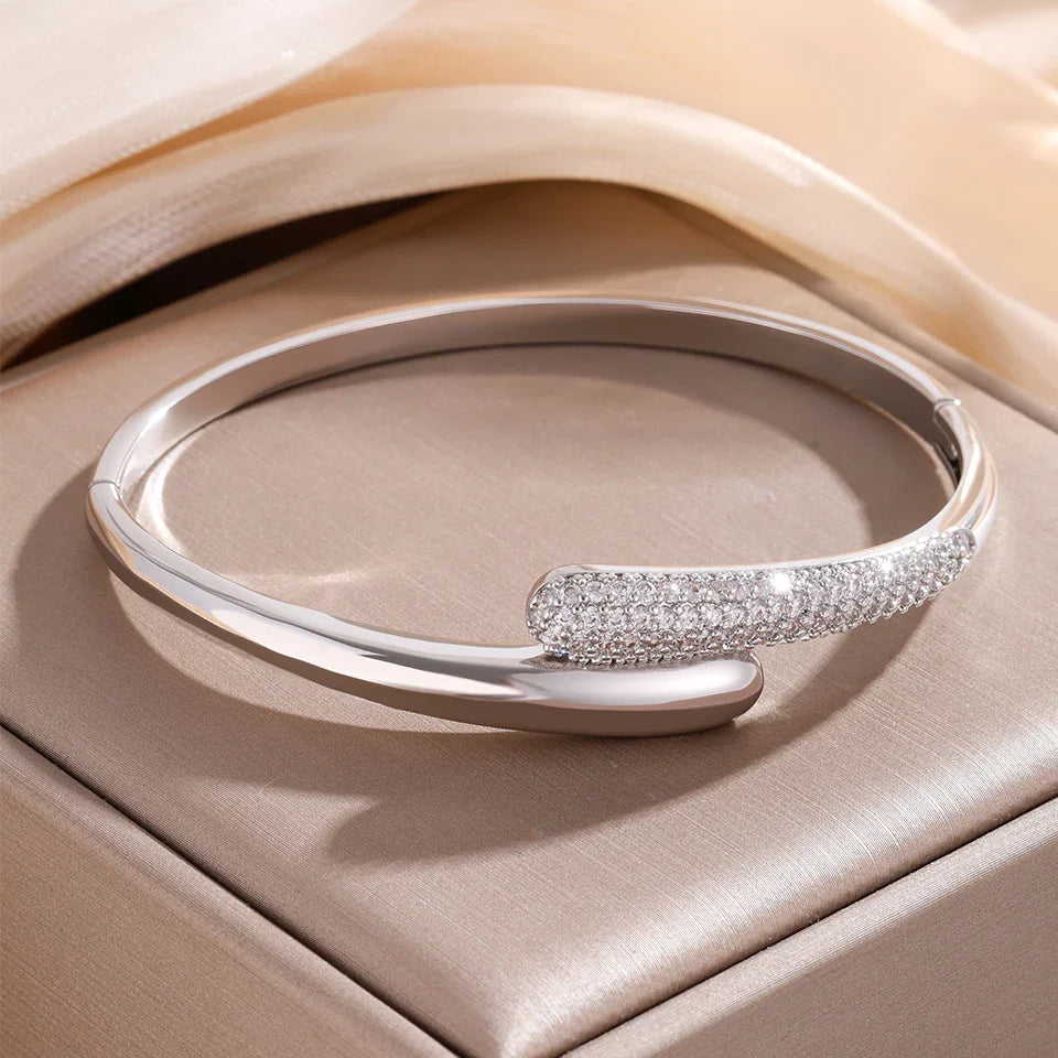 Bransoletka Kropla Wody z Cyrkonią dla Kobiet srebrna