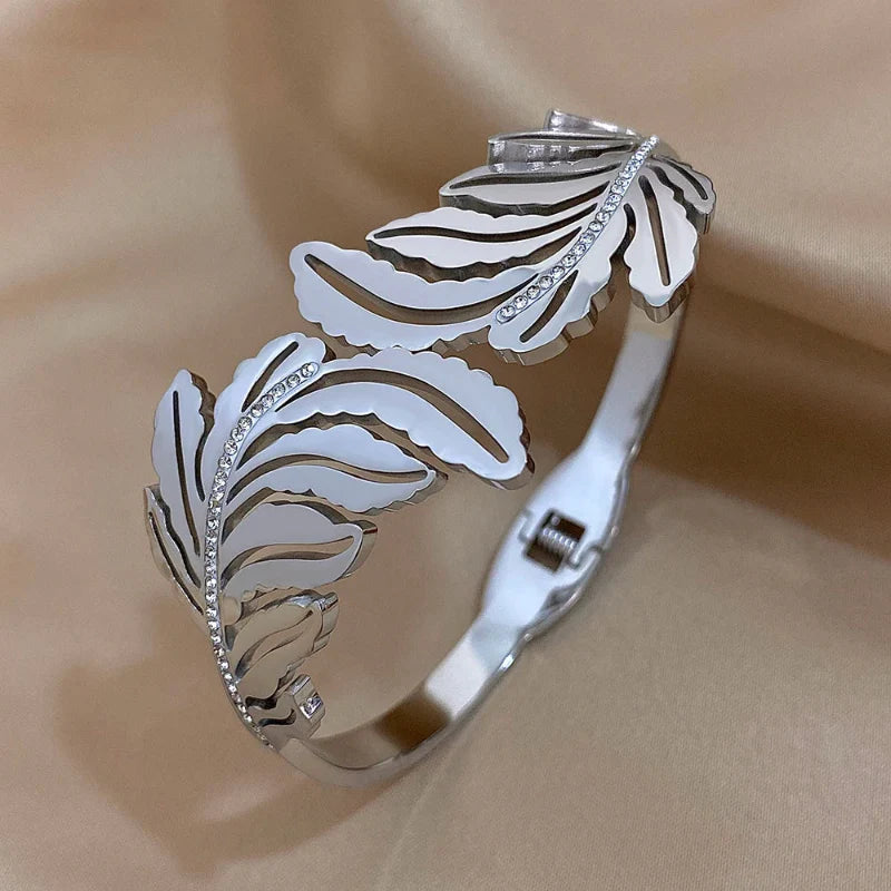 Szeroka bransoletka z liściem palmy srebrna