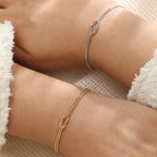 Bransoletka dla par z splotem węzła w kolorze złotym i srebrnym (zestaw 2 bransoletek)