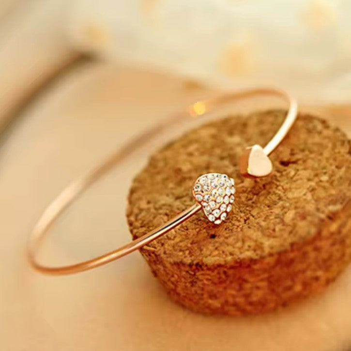 Bracelet Rétro avec Coeur et Cristal