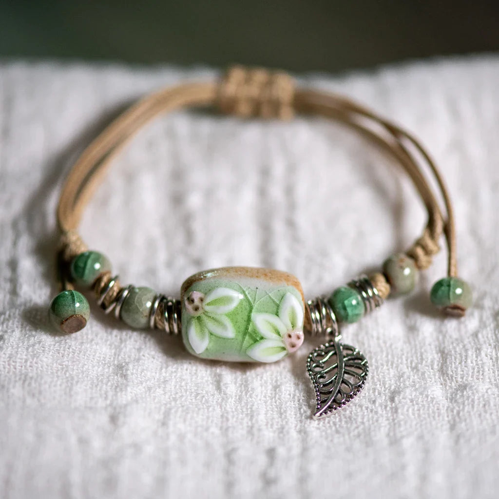 Bransoletka w stylu boho z motywem kwiatowym 1