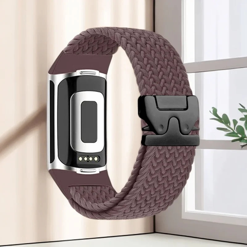 Pleciony pasek do zegarka Fitbit Charge 5, Charge 6 fioletowy