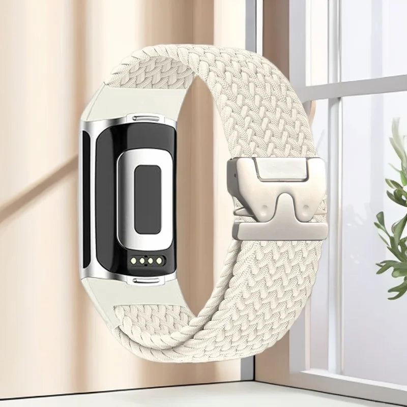 Pleciony pasek do zegarka Fitbit Charge 5, Charge 6 biały
