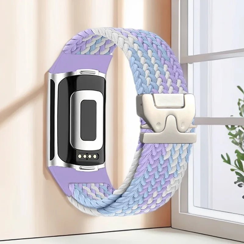 Pleciony pasek do zegarka Fitbit Charge 5, Charge 6 fioletowo-biały
