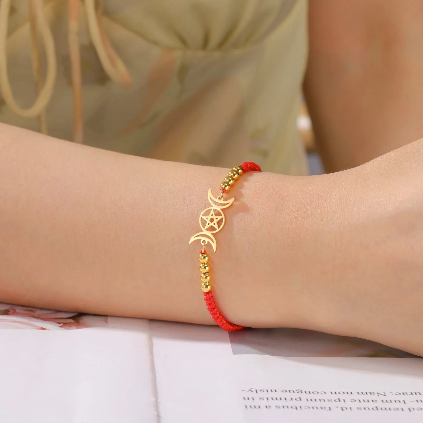 Bransoletka Pleciona Potrójna Księżycowa Magia Wicca czerwona