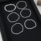 Bransoletki z koralików i serc