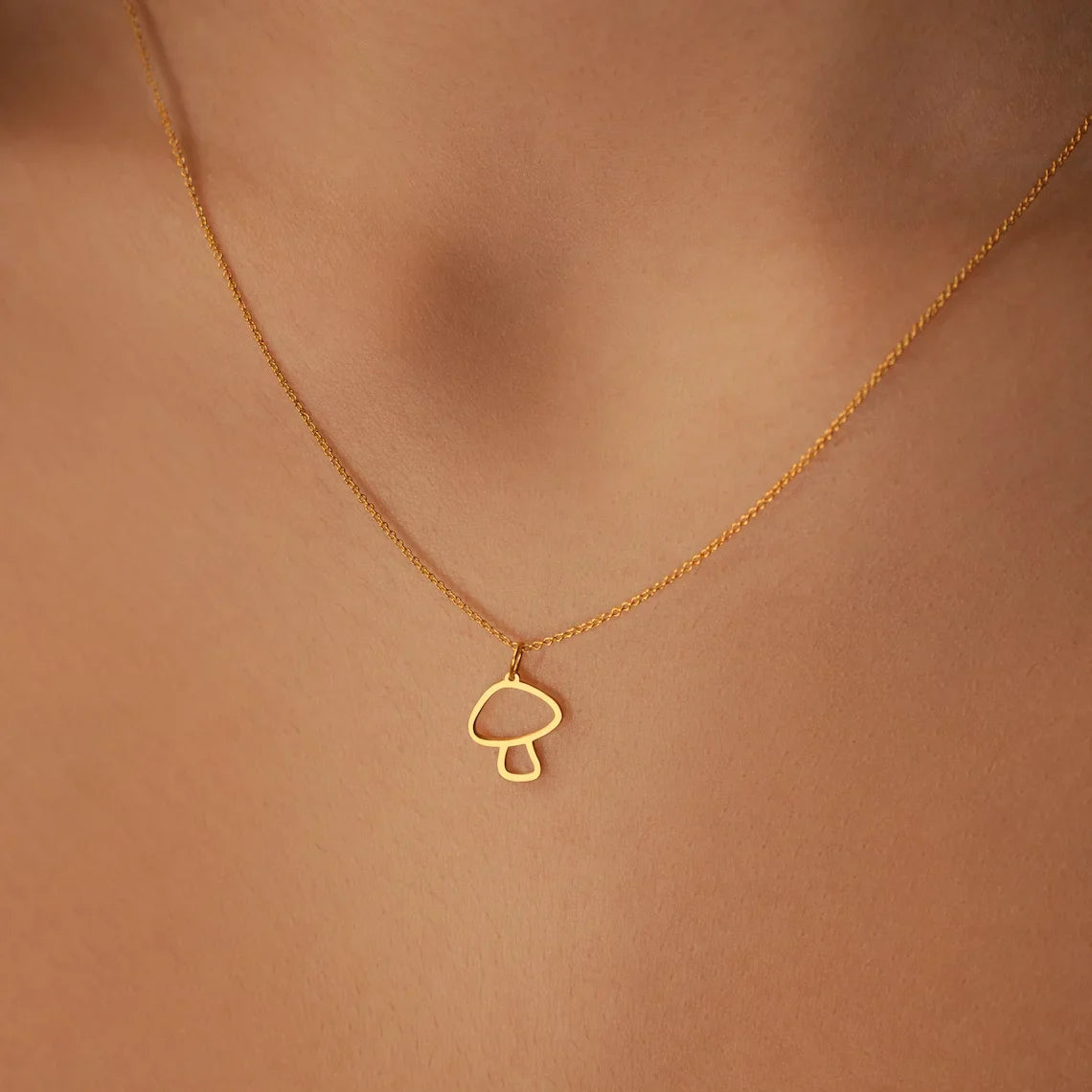 Halskæde med Fin Svampevedhæng i rosaguld