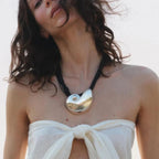 Naszyjnik z dużym wisiorkiem muszli ślimaka srebrny