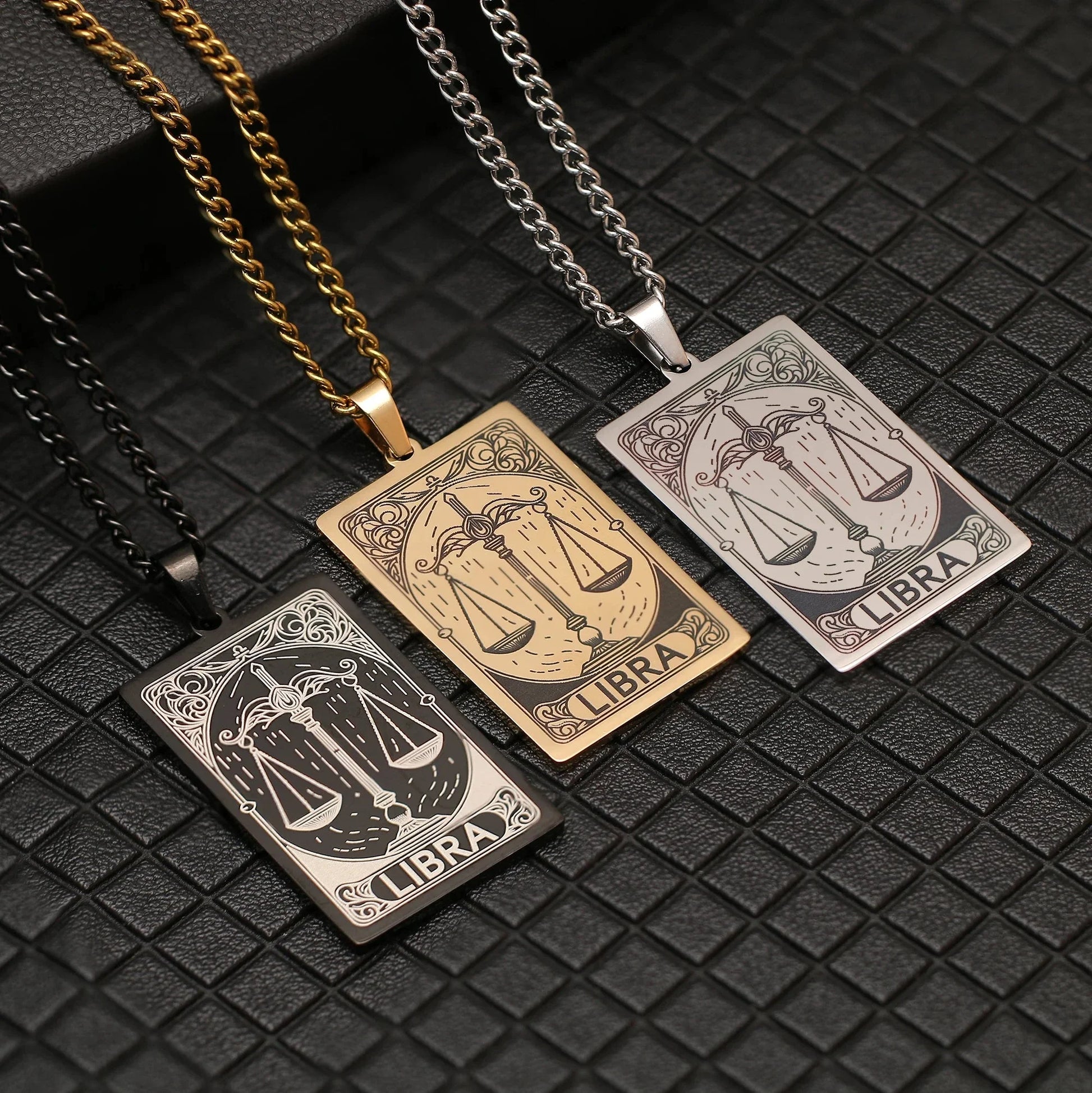 Collier avec Joli Pendentif Signe du Zodiaque Astrologique