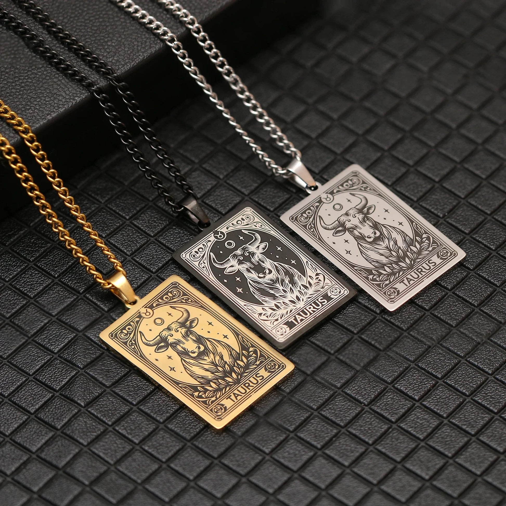 Collier avec Joli Pendentif Signe du Zodiaque Astrologique