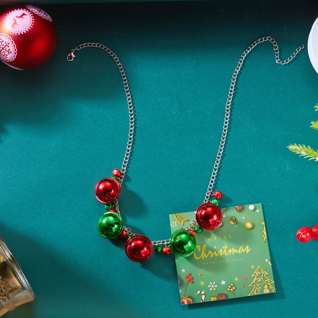 Halskæde med Julekuglevedhæng