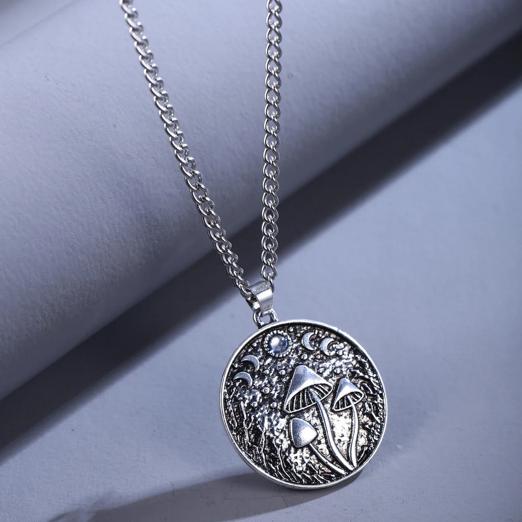 Halskæde med svampevedhæng