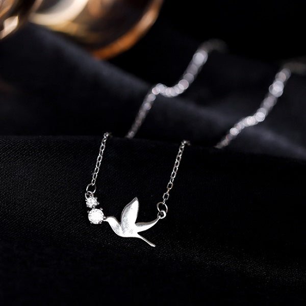 Naszyjnik z wisiorkiem gołąbka