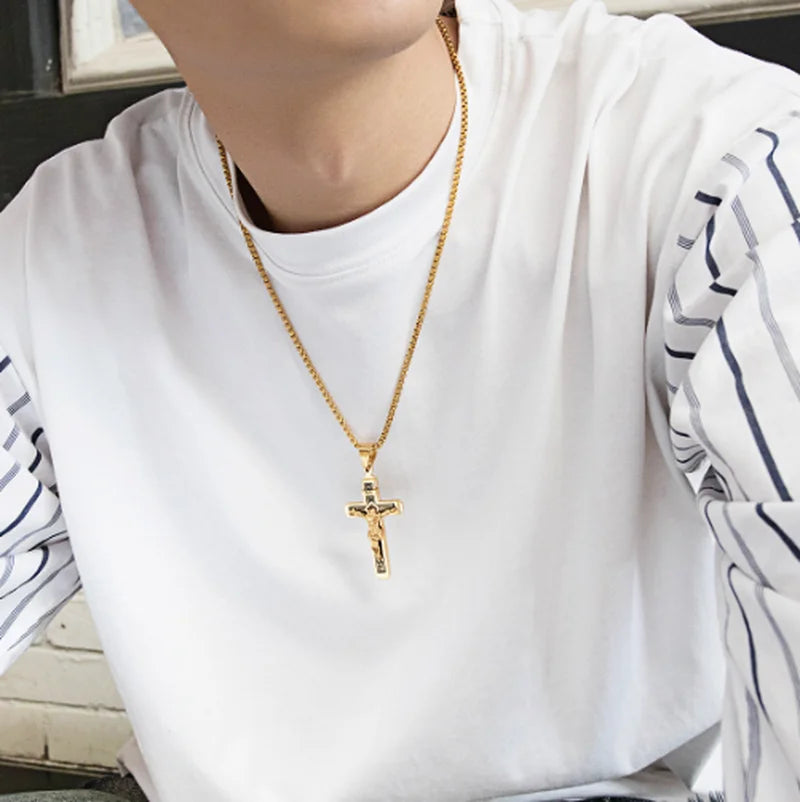 Collier avec Pendentif Croix de Jésus A