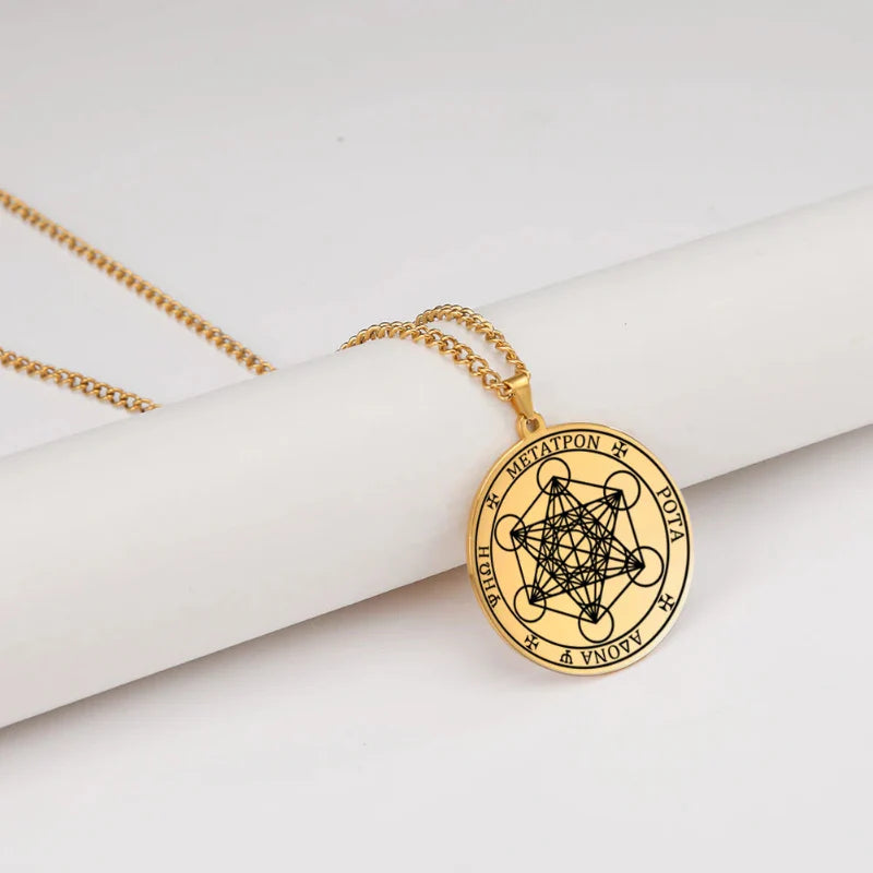 Naszyjnik z zawieszką w kształcie sześcianu Metatron złoty