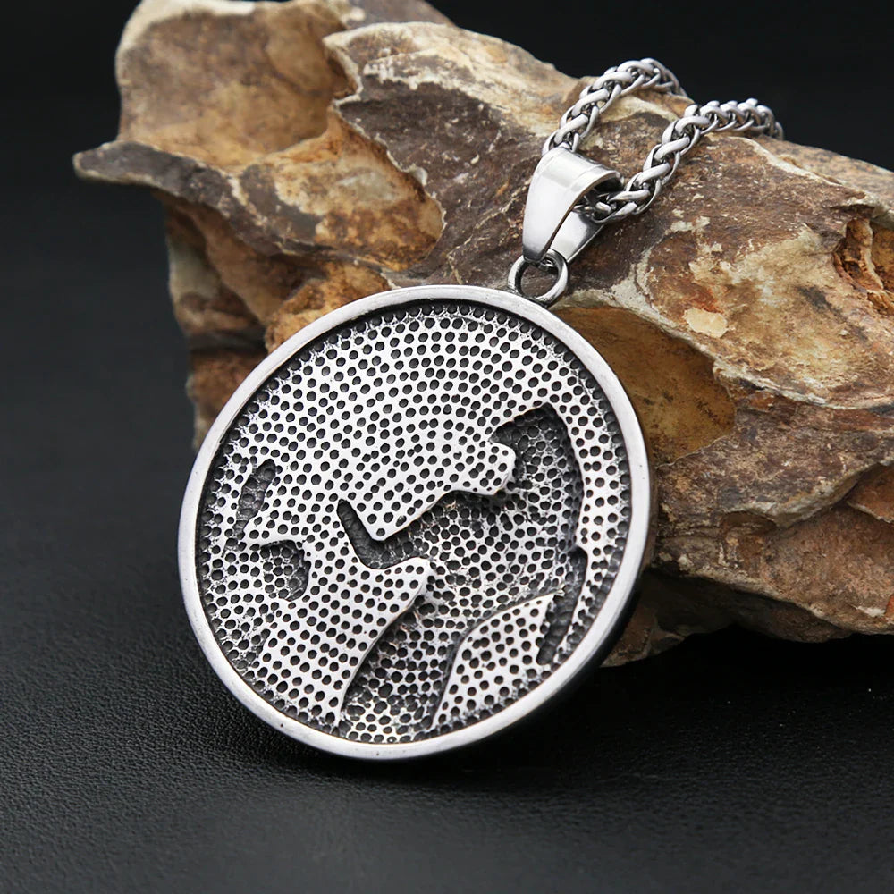 Naszyjnik z wisiorkiem Anubisa