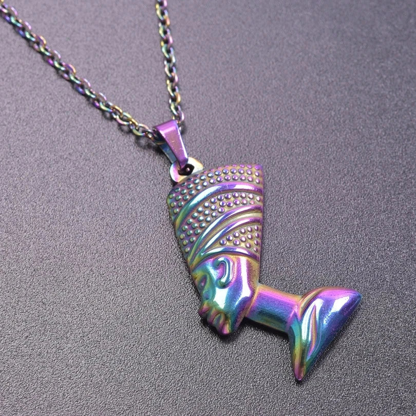 Naszyjnik z zawieszką Nefertiti ze starego srebra