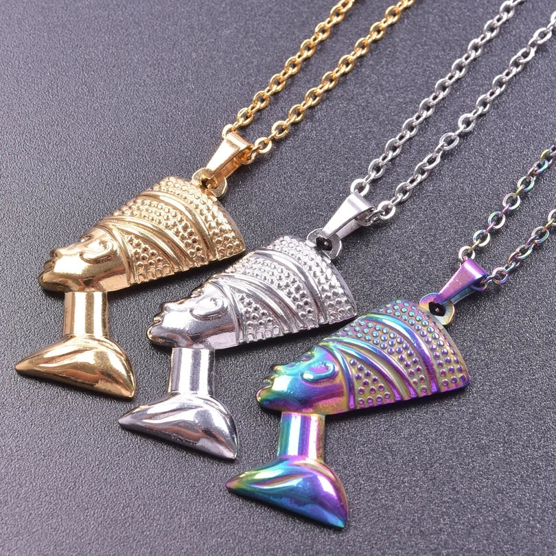 Naszyjnik z zawieszką Nefertiti w kolorze złota