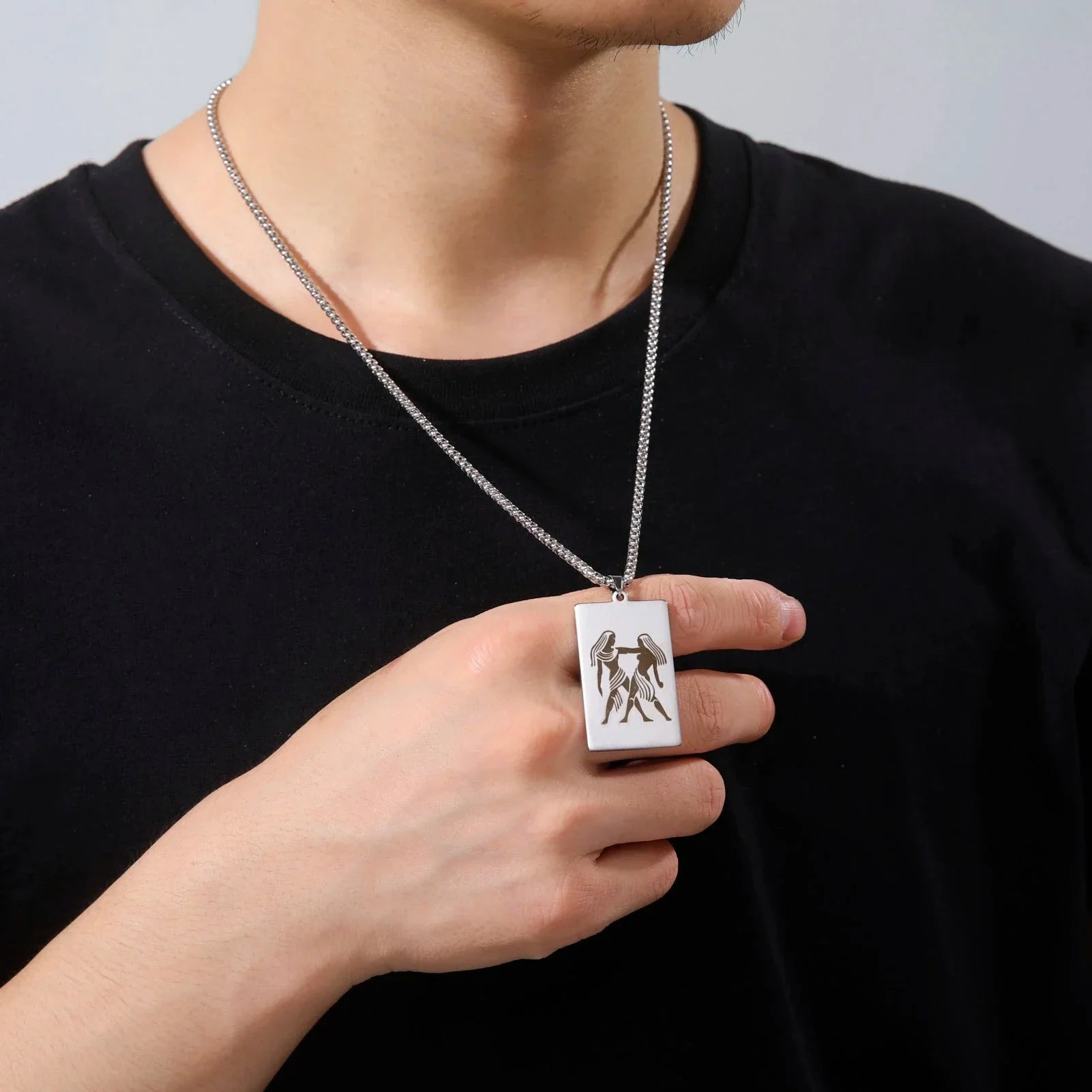 Naszyjnik z eleganckim wisiorkiem zodiakalnym znakiem astrologicznym