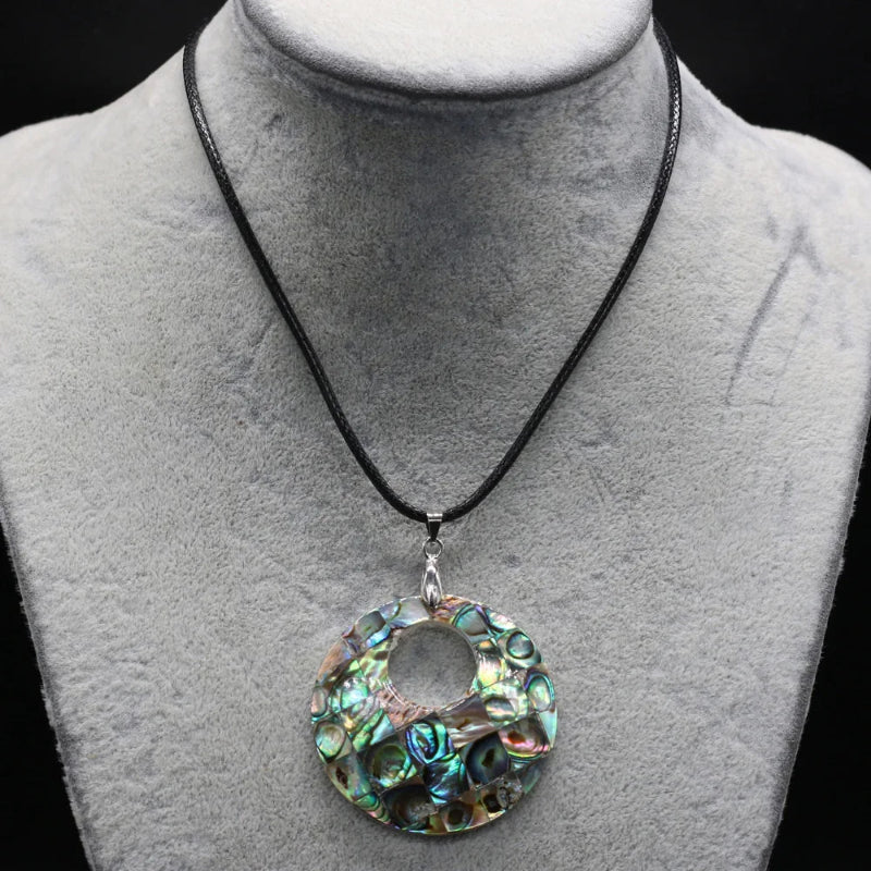 Collier en Cuir Pendentif en Nacre Coquillage