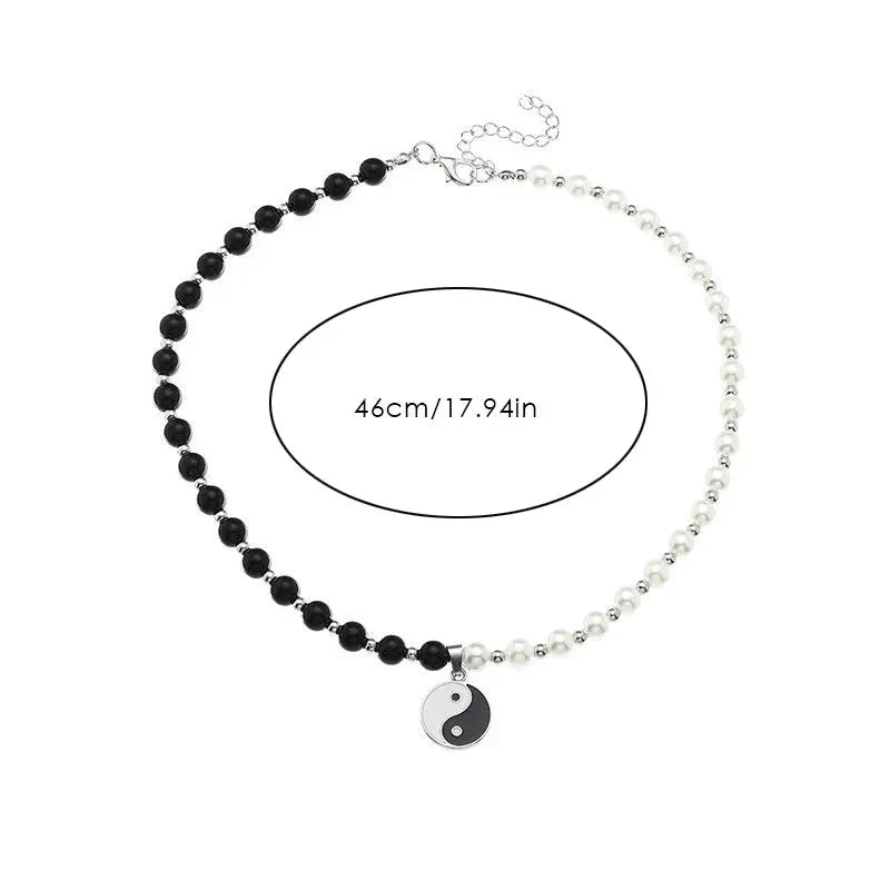 Collier avec Pendentif en Perles Yin Yang Noir et Blanc