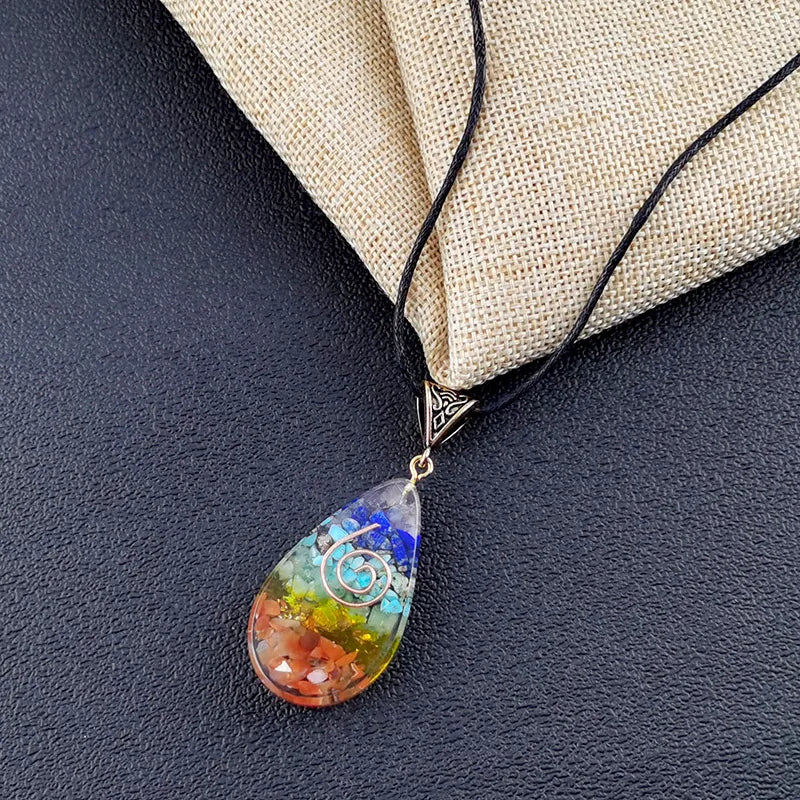 Collier avec Pendentif en Pierres 7 Chakras