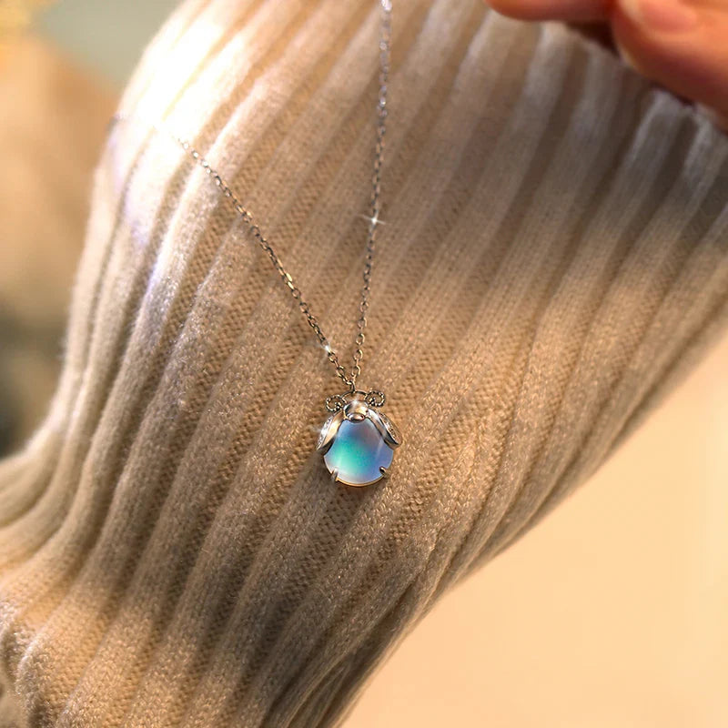 Naszyjnik z zawieszką z cyrkonem kamień księżycowy