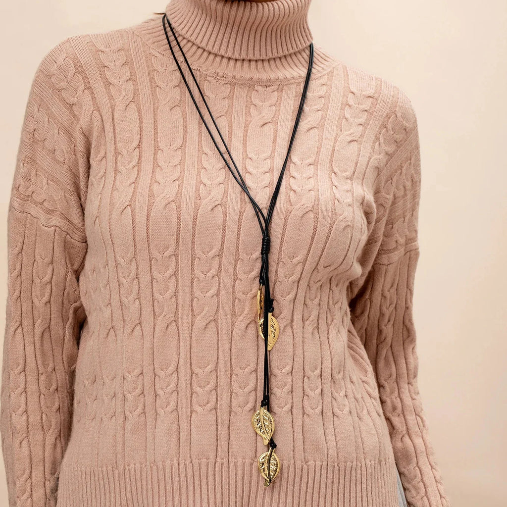 Halskæde med efterårsbladvedhæng