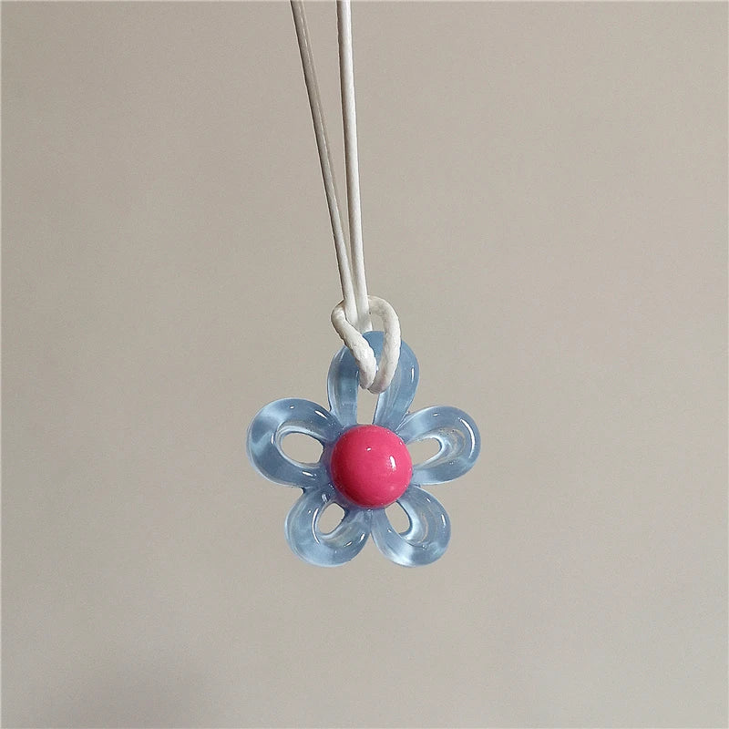 Collier avec Pendentif Fleur Colorée bleu clair