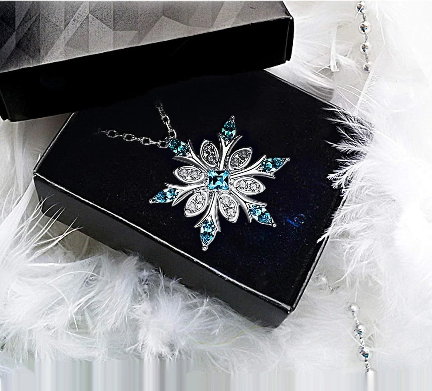 Collier avec Pendentif Flocon de Neige en Zircon bleu