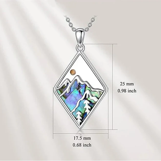 Halskæde med geometrisk bjergvedhæng