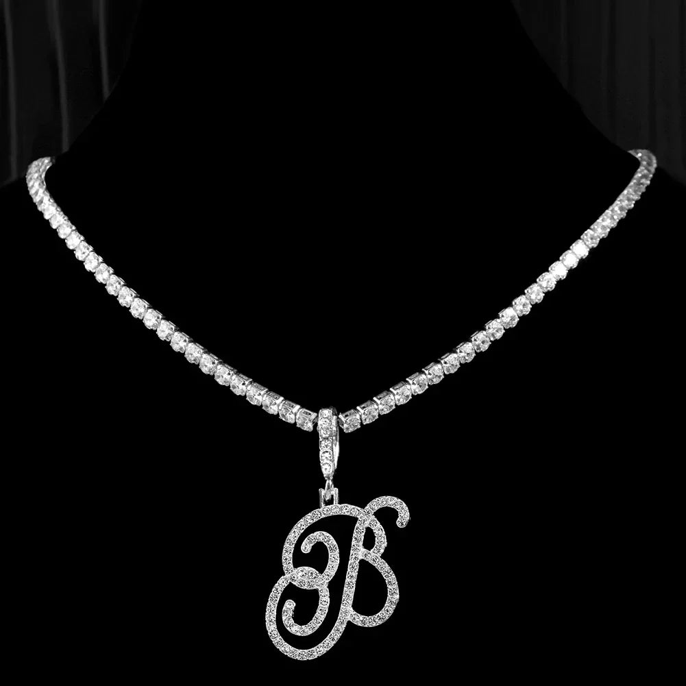 Naszyjnik choker z zawieszką z inicjałem i cyrkoniami b