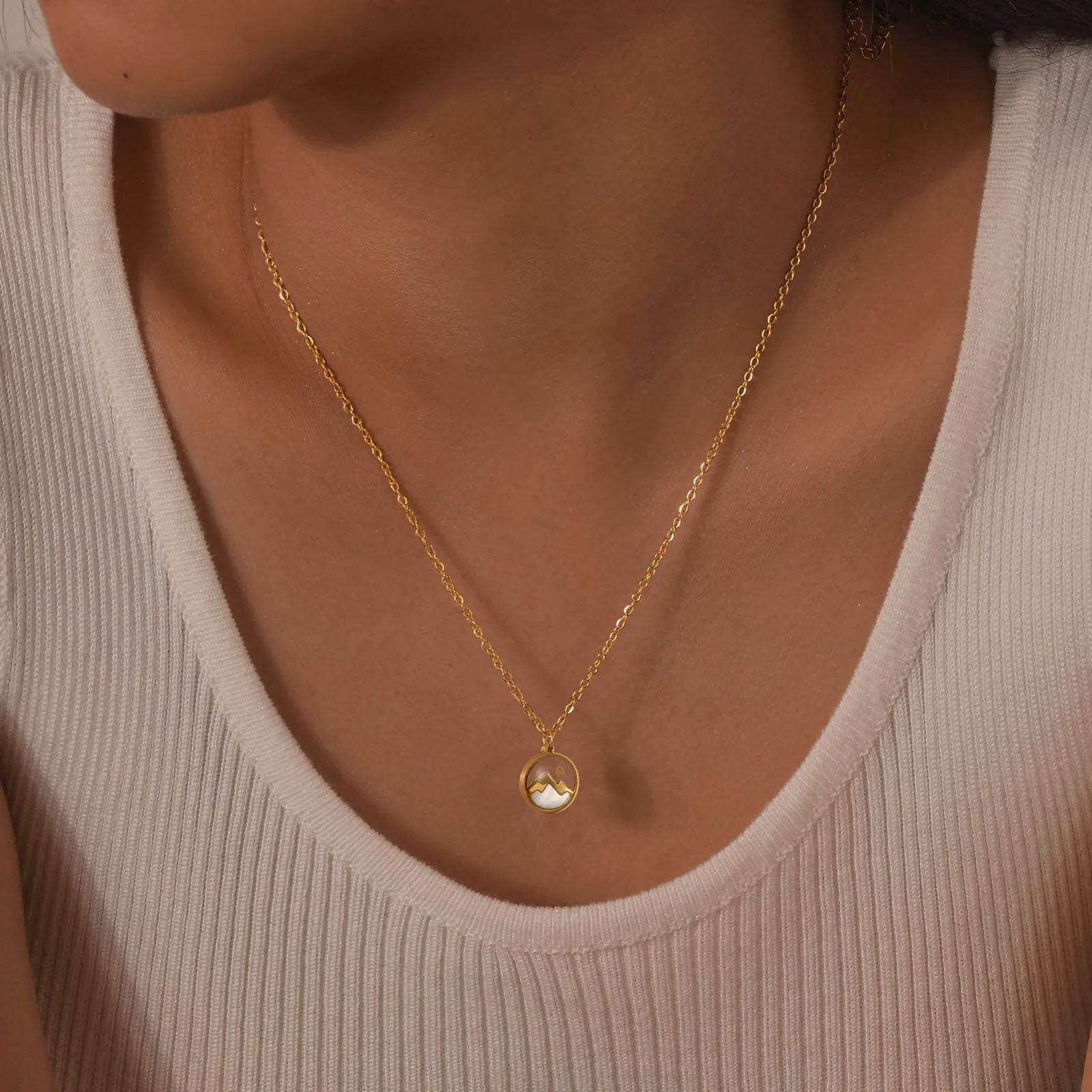 Collier avec Pendentif Montagne et Lune