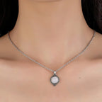 Naszyjnik z zawieszką z kamienia księżycowego w stylu vintage