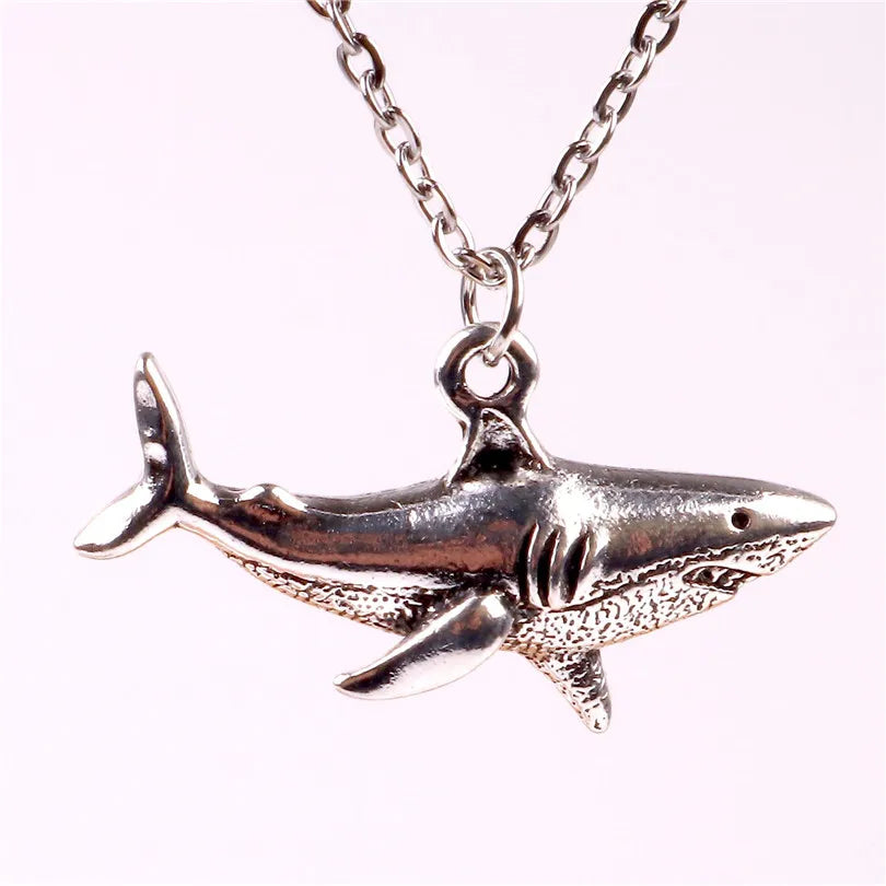 Collier avec Pendentif Requin argent