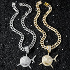 Naszyjnik z zawieszką rekina ze strasu srebrny