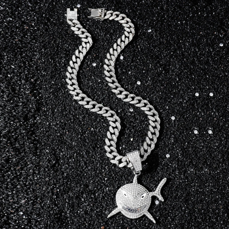 Collier avec Pendentif Requin en Strass argent
