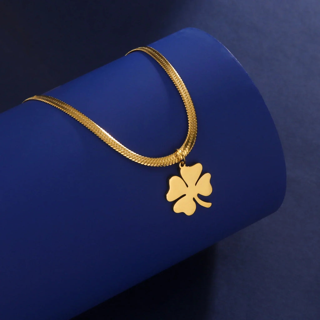 Halskæde med vedhæng med firkløver held og lykke guld