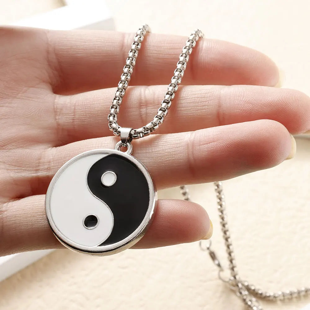 Collier avec Pendentif Yin Yang Noir et Blanc