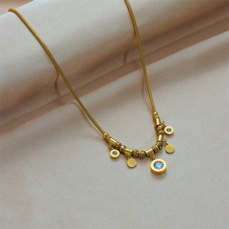 Halskæde med zirkonia vedhæng