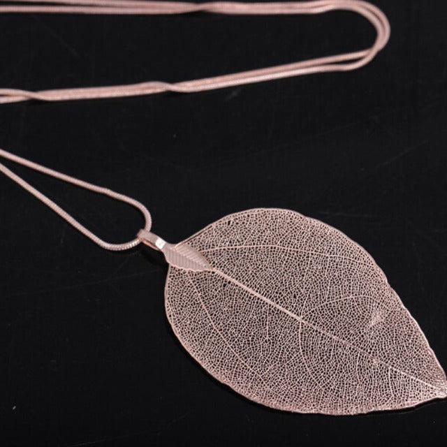 Boheme Halskæde med Blad Vedhæng i rosaguld