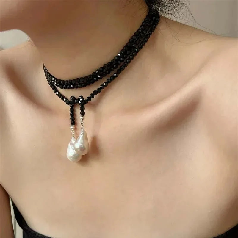 Collier de Charme avec Pendentif perles noir