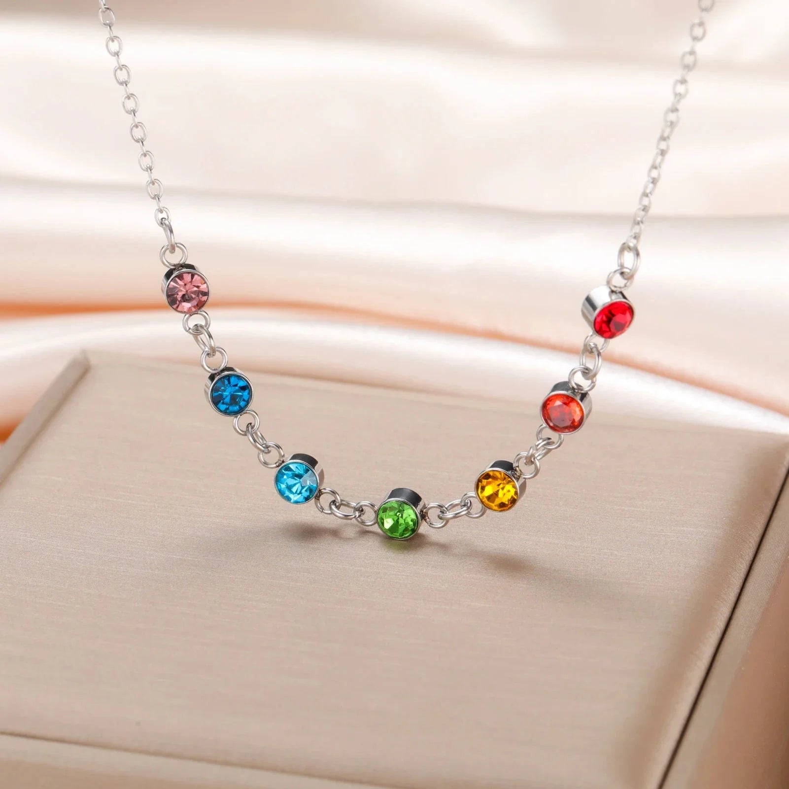 Beskyt halskæde med vedhæng i 7 chakra-sten til kvinder sølv